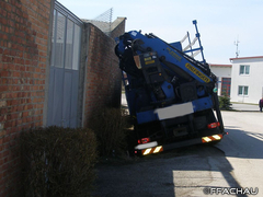 Bild: LKW Bergung - Hintausstraße