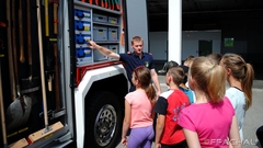 Bild: Volkschule Achau bei der Feuerwehr