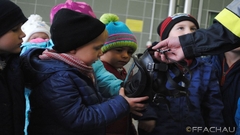 Bild: Besuch der Kindergarten von Achau bei der FF Achau - 2015