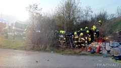 Bild: Verkehrsunfall mit Menschenrettung - B16