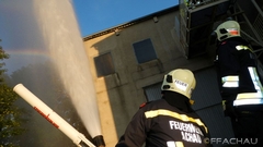 Bild: Löschübung mit Atemschutz