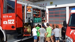 Bild: Volksschule zu Besuch im Feuerwehrhaus