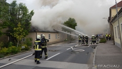 Bild: B3 - Dachstuhlbrand mitten im Ort