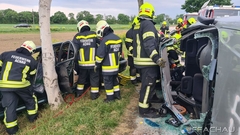 Bild: T2 - VU mehrere eingeklemmte Personen