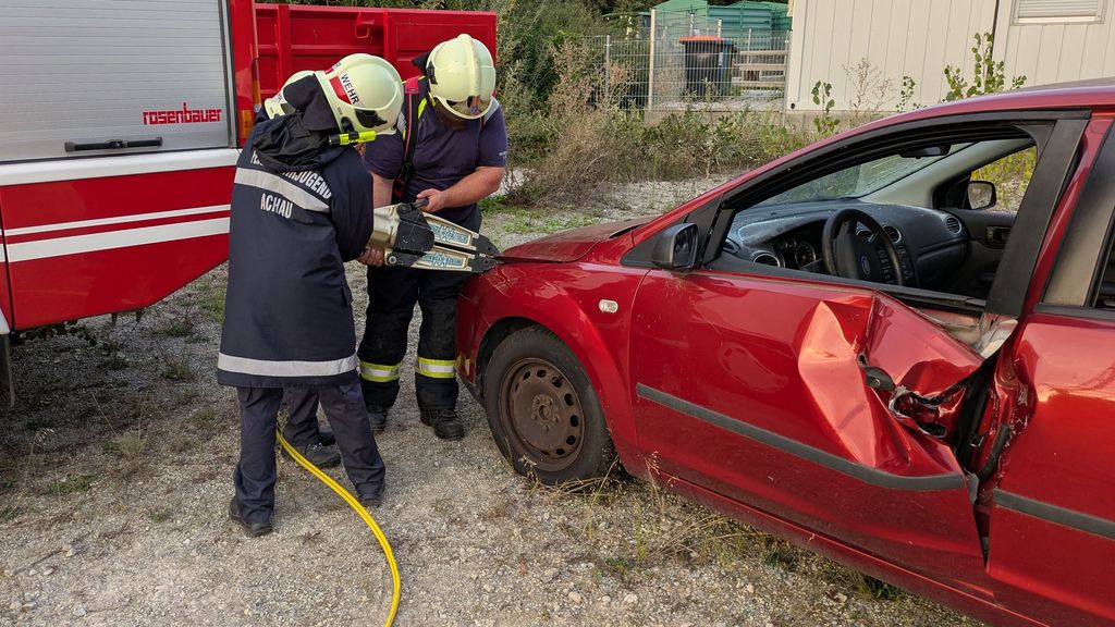 20250909_1847__FFJ_Fahrzeugoeffnung_00_01